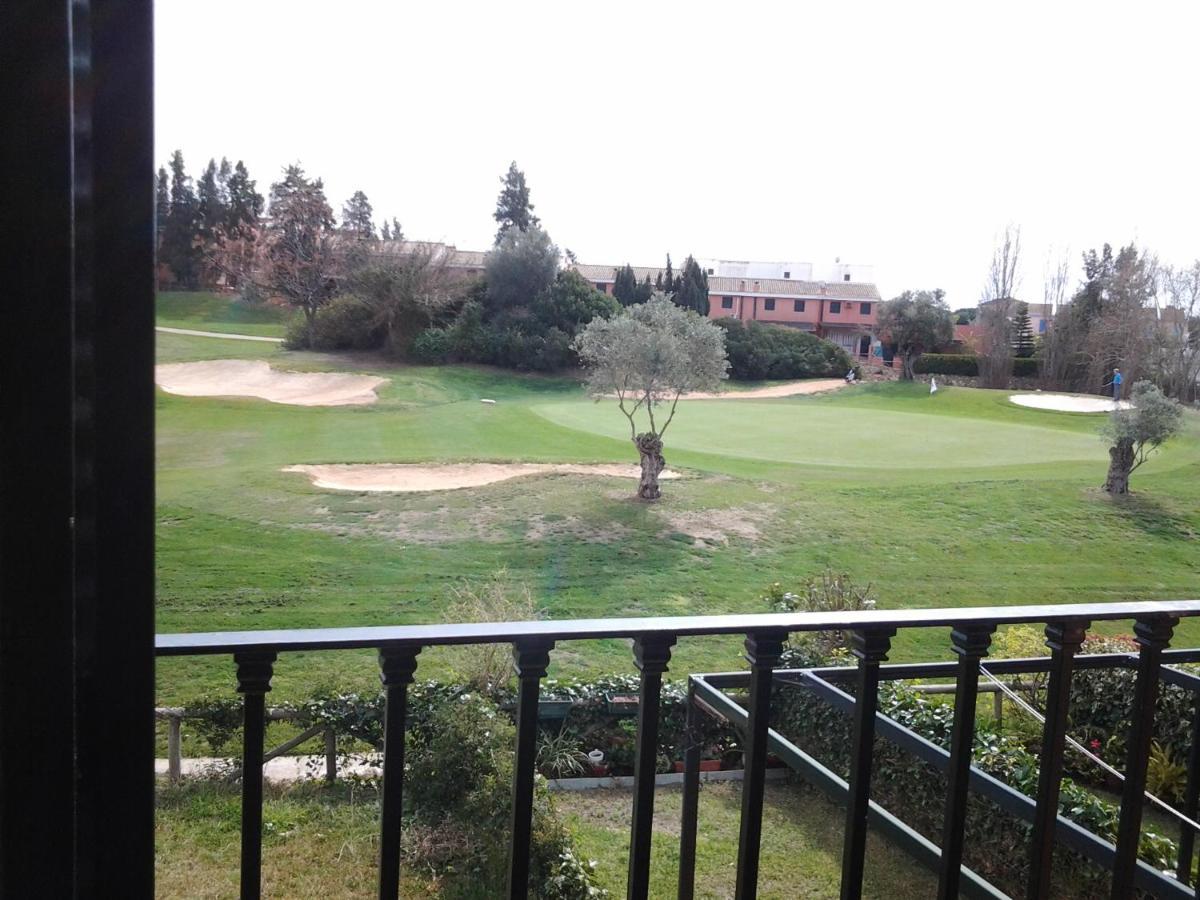 Olhando Um Campo De Golf Islantilla Luaran gambar